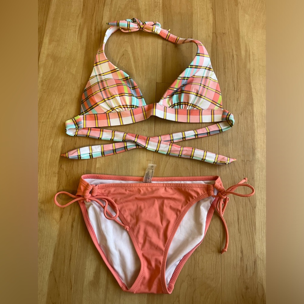 Victorias Secret womens 2 piece bathing suit.